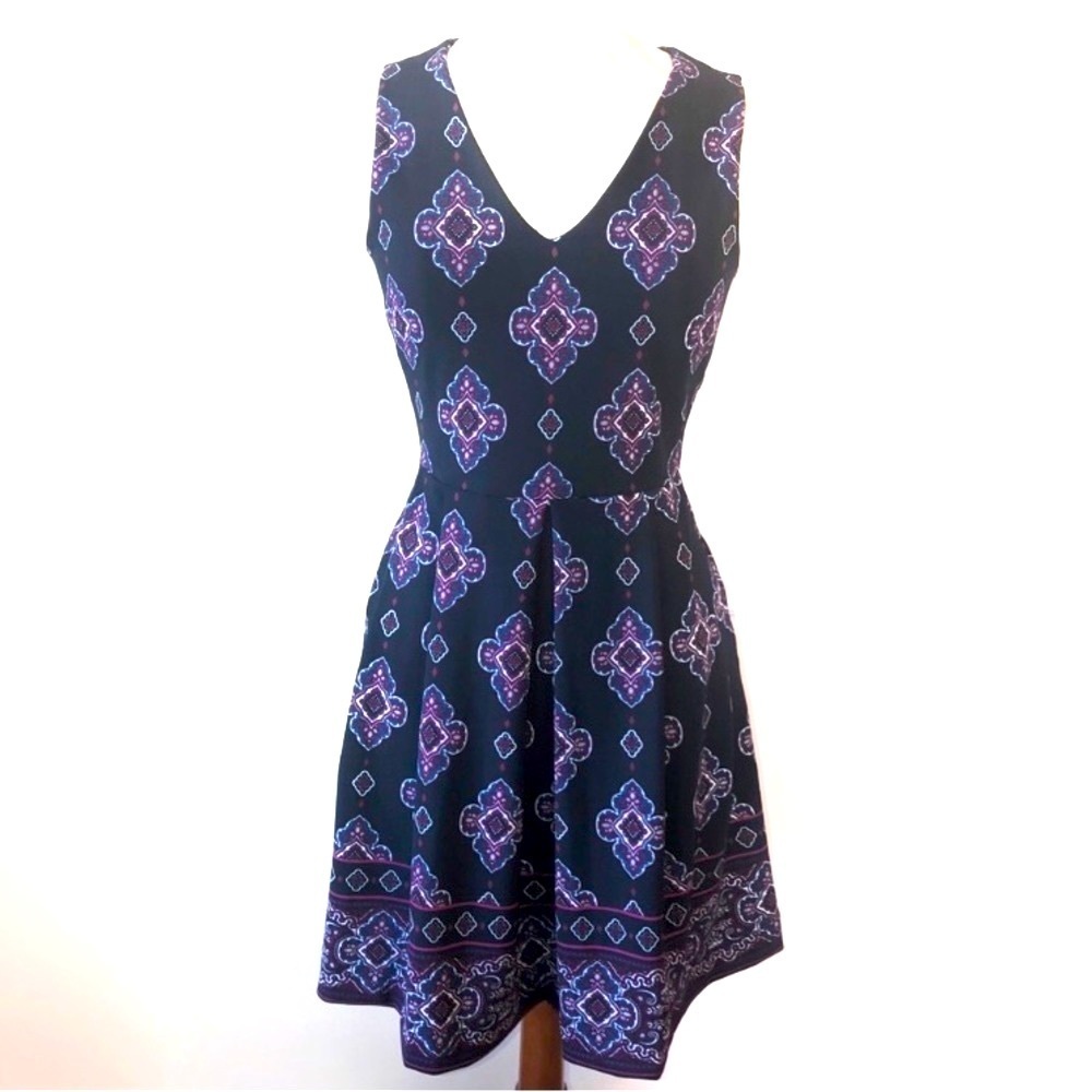𝅺Banana Republic Fit & Flare Dress Size 0 NWT Sleeveless Pockets Paisley Purple